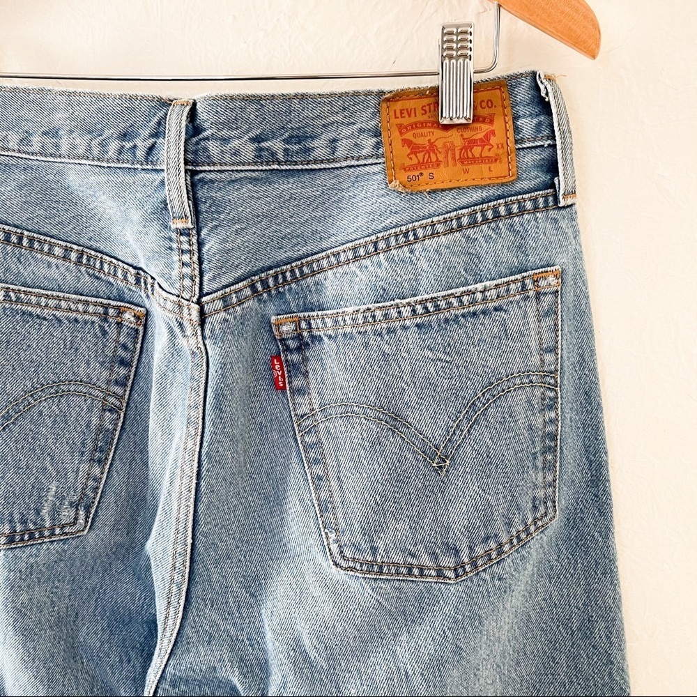 Levi’s 501 High Rise Distressed Button Fly Jeans - Picture 5 of 11